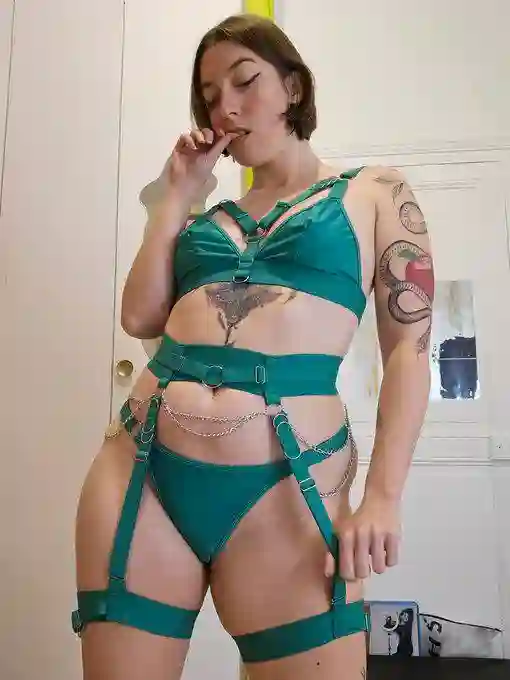 Louise escort in CLERMONT-FERRAND sex services in CLERMONT-FERRAND waiting for you, look our hot sex dates with escorts like Louise